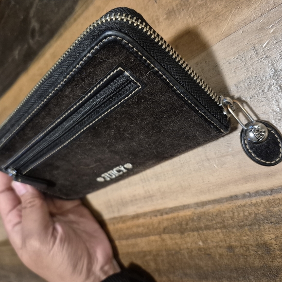 Juicy Couture Y2K Black and White Wallet - Picture 6 of 16